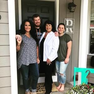 Meet your Posher, Kelli